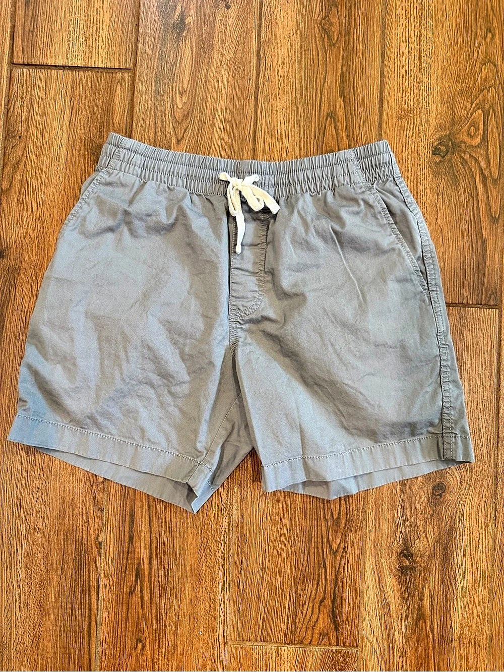 J.Crew Men's Gray Hybrid Shorts 6” / Small